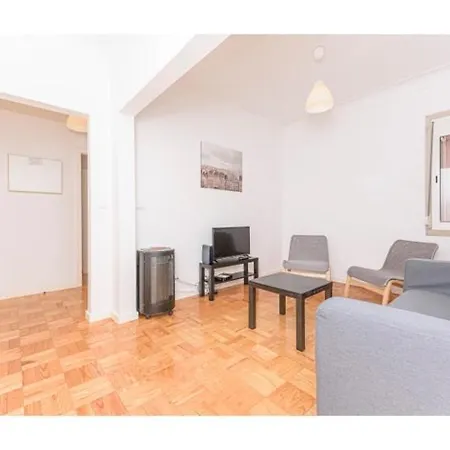 Houze Family Flat In Near Zoo דירה